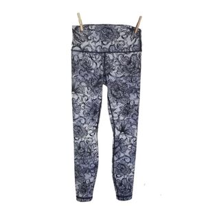 Lululemon Black,Gray,White and Light Lilac Leggings Size 4 EUC